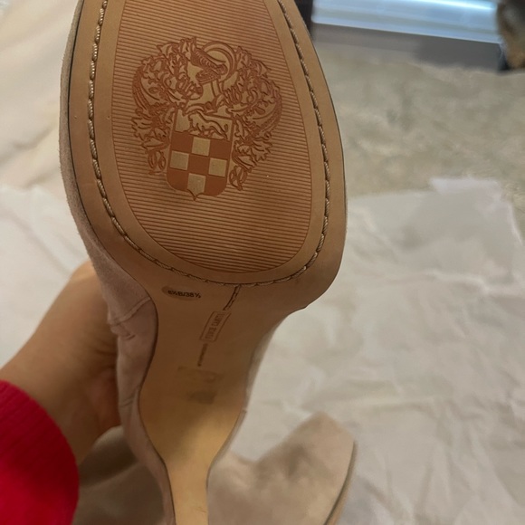 Pointed ankle bootie - Picture 5 of 5